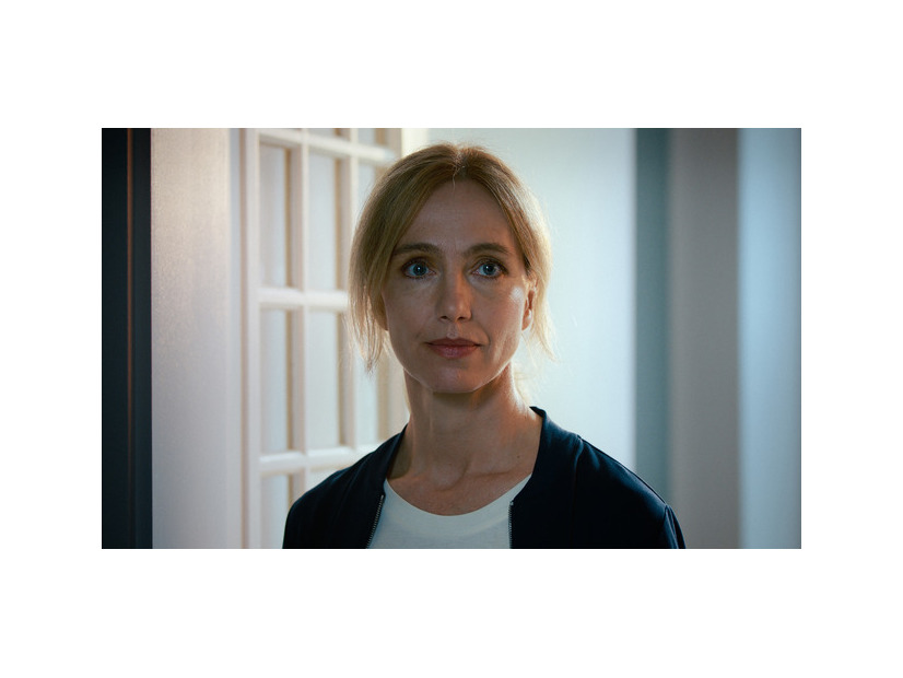 『ガール・アンド・スパイダー』© 2021 Beauvoir Films / Zürcher Film / SRF