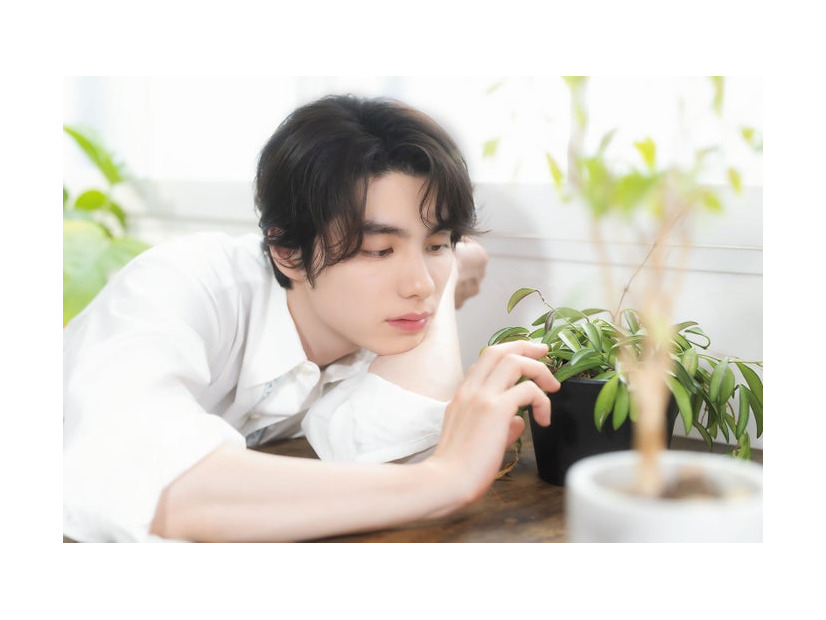 本田響矢「モデルプレスカウントダウンマガジン vol.13」（東京ニュース通信社刊）写真：野間憲治