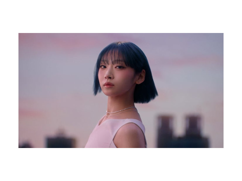 JISOO「いち髪 PREMIER」新CM「後ろ姿のリレー」篇（提供写真）