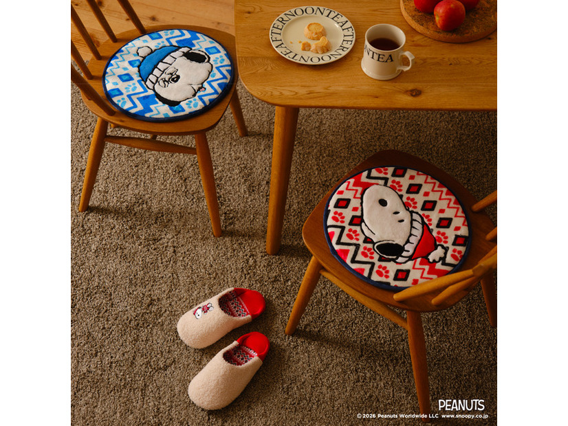 マルチマット 各￥2,970、ルームシューズ ￥3,410／© 2026 Peanuts Worldwide LLC