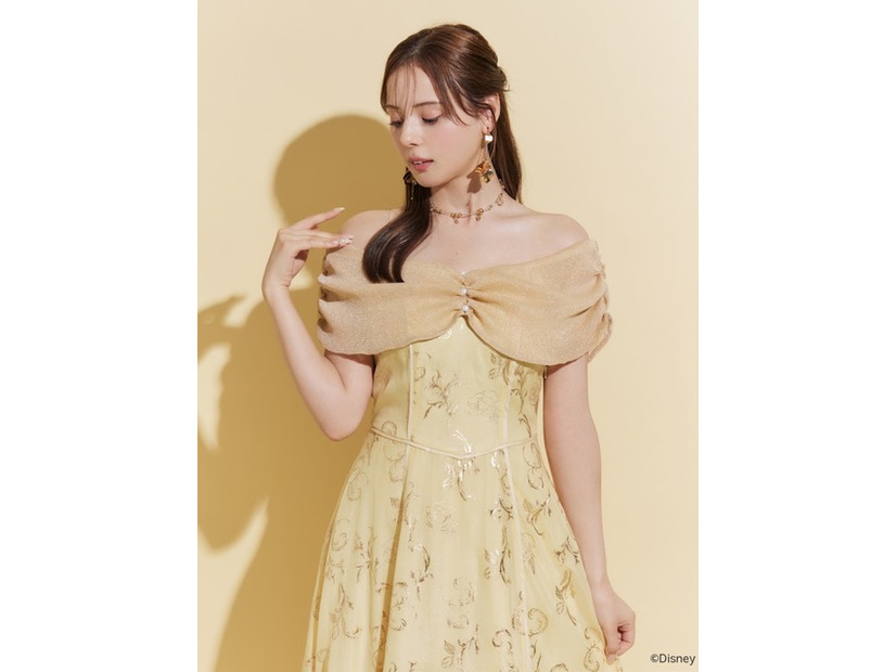 【ディズニーコレクション】美女と野獣/プリントオフショルワンピース／22,000円（税込）