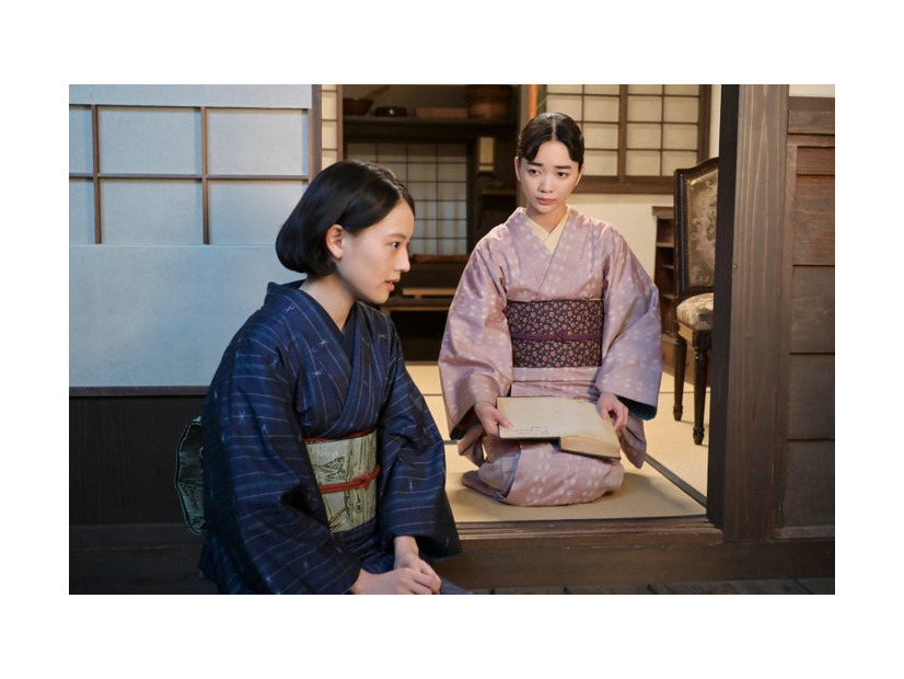上坂樹里、見上愛「風、薫る」第121話（C）NHK