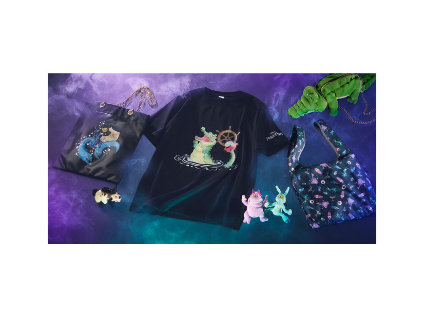 トートバッグ5500円/ Tシャツ 4500円/ショルダーバッグ4500円/ エコバッグ1500円/ぬいぐるみキーチェーン<シェンシ>2800円/ぬいぐるみキーチェーン<ペイン、パニック>5300円