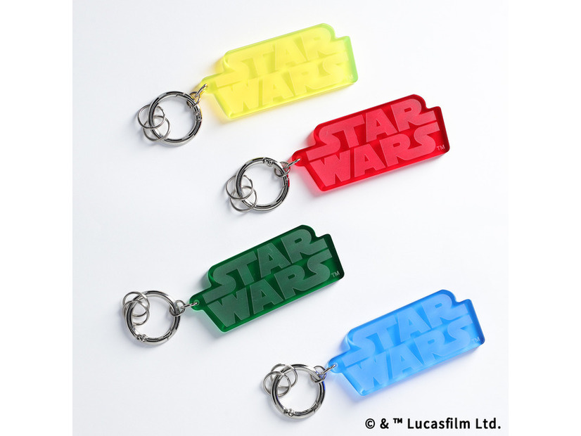 STAR WARS ロゴアクリルキーホルダー イエロー／レッド／グリーン／ブルー／各1,430円(税込)
