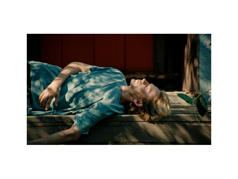 『Blue Heron／ブルーヘロン』© 2025 NINE BEHIND PRODUCTIONS LTD. BODDAH RIOTFILM KFT.