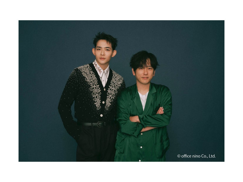 竜星涼、二宮和也（C）office nino Co., Ltd.