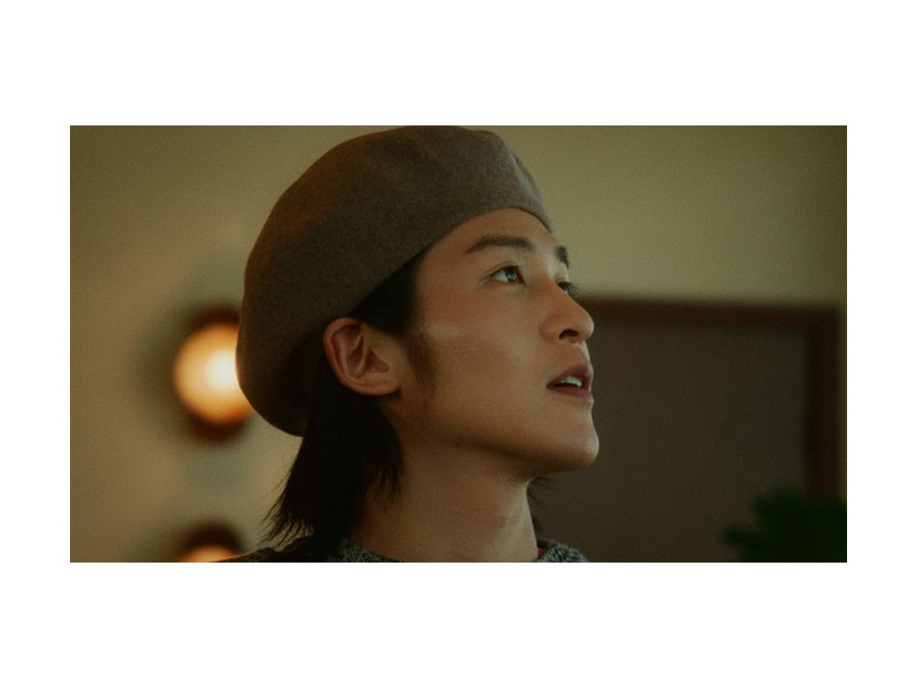 目黒蓮新CM「紅茶のラテ」篇（提供写真）