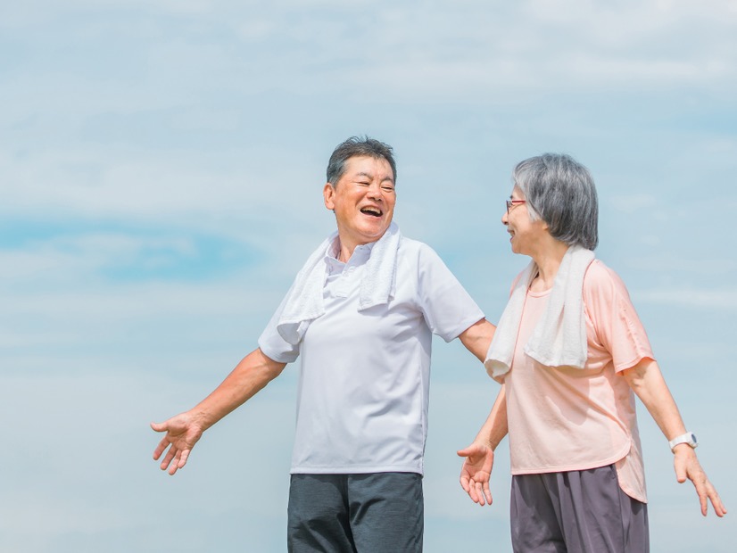 認知症リスク18％低下の可能性も！たった3分で全身400以上の筋肉を動かす「国民的運動」って？