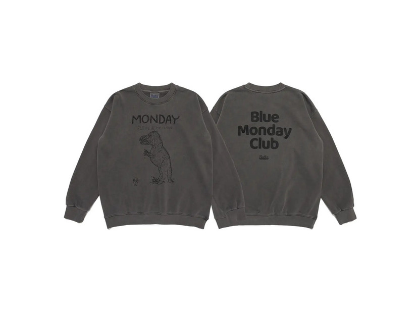 「Crew Neck Sweat Shirt Monday Blue Club」15,400円© Universal City Studios LLC. All Rights Reserved.