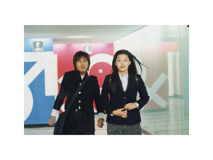 『猟奇的な彼女 4K完全版』　（C） 2001 ShinCine Communications Co., Ltd., All Rights Reserved