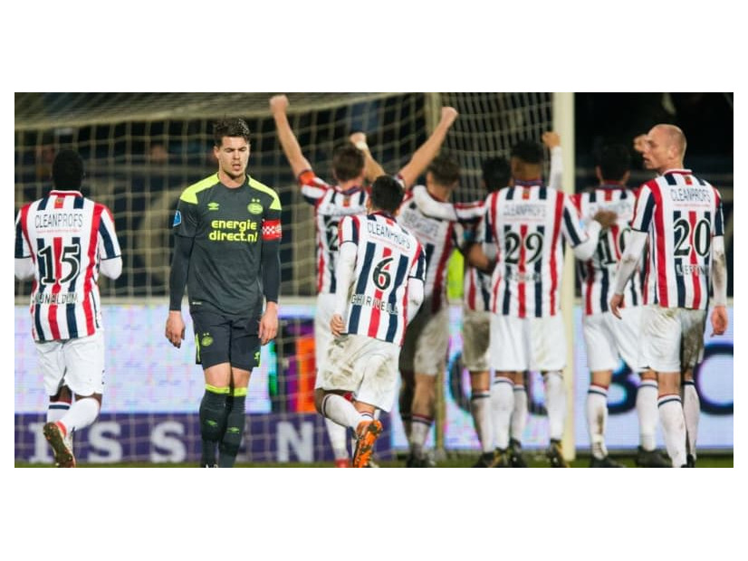 堂安＆小林がプレーの蘭1部、首位が下位に大惨敗…監督も「訳わからん」