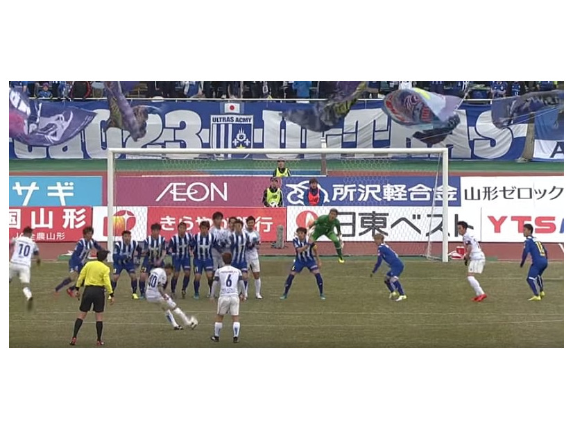 レアンドロ・ドミンゲス、今季初ゴールは「完璧FK」！やっぱり上手い