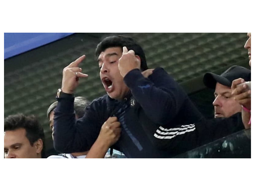 マラドーナ、緊急搬送…アルゼンチンのW杯劇的勝利を現地観戦後