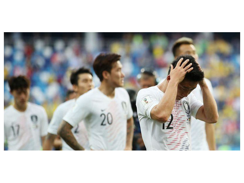 W杯から帰国の韓国代表に卵投げ事件、犯人はお咎め無しに