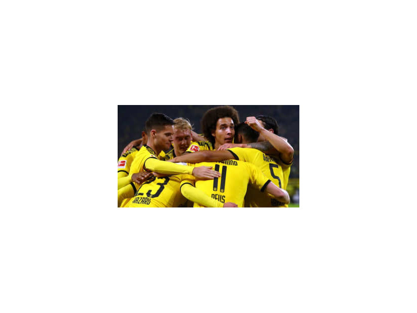 ドルトムント、選手に「握手とハグ禁止命令」その理由とは？