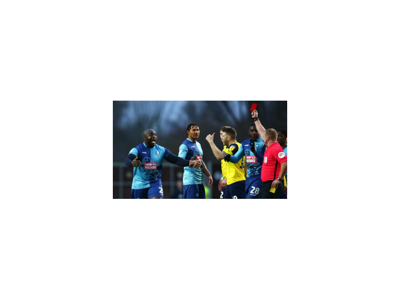 怪物アキンフェンワ、相手をドツいて退場！「怒りの報復シーン」がこれ