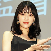 堀未央奈、悩ましいフェイスパックによる肌荒れ症状を明かす「いつものスキンケアをしても治まらない」