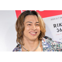 THE RAMPAGE・RIKU、誕生日迎えた母をディナー＆名前入りプレートで祝福 顔寄せ合う親子ショットに「彼氏みたい」「素敵すぎる息子」の声