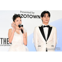 IVEレイ、美肌輝く純白ロングドレス姿で登場「白鳥になったような」THE BOYZジュヨンと息のあったやり取り【ASEA 2025 レッドカーペット】