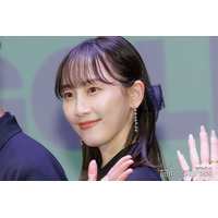 松井玲奈、美肩のぞくドレス姿「上品で素敵」「完璧スタイル」の声
