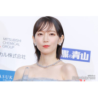 吉岡里帆、へそ出しルックでヘルシー肌見せ「スタイルいい」「透明感すごい」の声