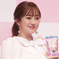 菊地亜美「これやっぱいい」ヘアケアに持ち歩く愛用のヘアコーム