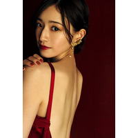 中田花奈、2nd写真集「掻き立てる」重版決定 美ボディ大胆披露の新カットも