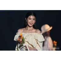 “令和の峰不二子”阿部なつき、ビキニ姿で豊満バスト披露「セクシー」「くびれ綺麗すぎ」の声