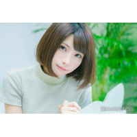 えなこ、ベッド寝そべり美バスト大胆見せ「際どい」「破壊力すごい」とファン悶絶