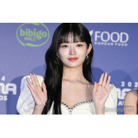 IVEレイ、カーリーヘアで雰囲気ガラリ「新鮮で可愛い」「似合ってる」と反響