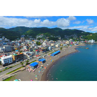 静岡・伊東市の海水浴場で海開き 特色あるビーチで夏を満喫