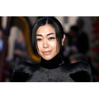宇多田ヒカル、美背中披露のNY満喫ショット「可愛い」「お洒落コーデ」と反響