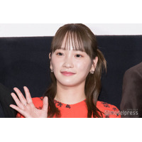 川栄李奈、子どもたちとディズニー満喫 美ウエストのぞくコーデに「可愛い」「スタイル良すぎ」の声