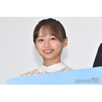 影山優佳、ノースリタイトワンピで透明美肌際立つ「破壊力すごい」「ウエストライン綺麗」の声
