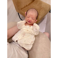 第5子出産の辻希美、おっとり次女のご機嫌SHOTを公開「今までで1番 寝てくれる」