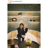 高橋愛、夫・あべこうじと寄り添ったラブラブ夫婦SHOTに反響「仲良し夫婦」「最高です」