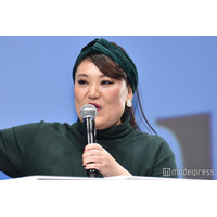 フォーリンラブ・バービー、娘との“子育てあるある”ショットに共感の声「うちも同じ」「必死なママ最高」