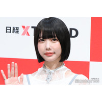 あの、ミニスカ姿の街角プラベショットにファン釘付け「小顔際立つ」「可愛すぎる」