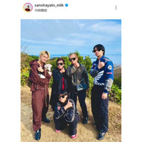 佐野勇斗、祖父母＆弟2人と“イイじゃん”ポーズでパシャリ！家族SHOTに反響「微笑ましい」「ほっこり」