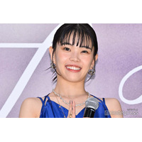 アイナ・ジ・エンド、透けニーハイソックスで美脚大胆披露「かっこよくて美しい」「唯一無二の存在」と反響