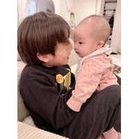 辻希美、“癒しの2人”三男＆次女のふれあいSHOTにメロメロ「可愛すぎて胸痛いぃ～」