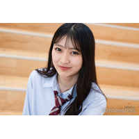 「今日好き」山口永愛、美脚透けるミニスカ黒ストッキングコーデ「スタイル良すぎ」「大人っぽい」の声