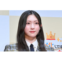 櫻坂46谷口愛季、膝上スカートからスラリ美脚「ちょけたポーズが面白い」「可愛すぎる」と反響