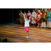 舞台「千と千尋の神隠し」ソウル公演開幕 “千尋役”上白石萌音＆川栄李奈が感謝・カーテンコール写真も公開