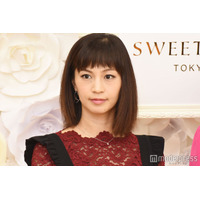 2児の母・安田美沙子、泡だらけ水着姿に反響「色白で眩しい」「スタイル抜群」