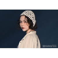 村重杏奈、エキゾチックなスイムウェア×軽やかシャツで雰囲気ガラリ【TGCしずおか2026】