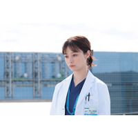 【ヤンドク！第1話】“元ヤン新米ドクター”湖音波（橋本環奈）、命の恩人・中田（向井理）と再会