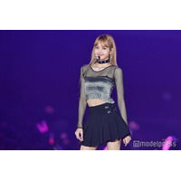 BLACKPINKリサ、全身シースルードレスで美スタイル透ける「凄い衣装」「異次元のオーラ」と反響