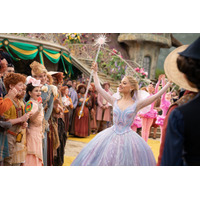 「一番好き」アリアナ・グランデの推し曲、本編歌唱シーン映像解禁『ウィキッド 永遠の約束』