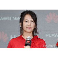 2児の母・青木裕子「前髪作りました」新ヘア公開に反響「大人可愛い」「柔らかい雰囲気が素敵」